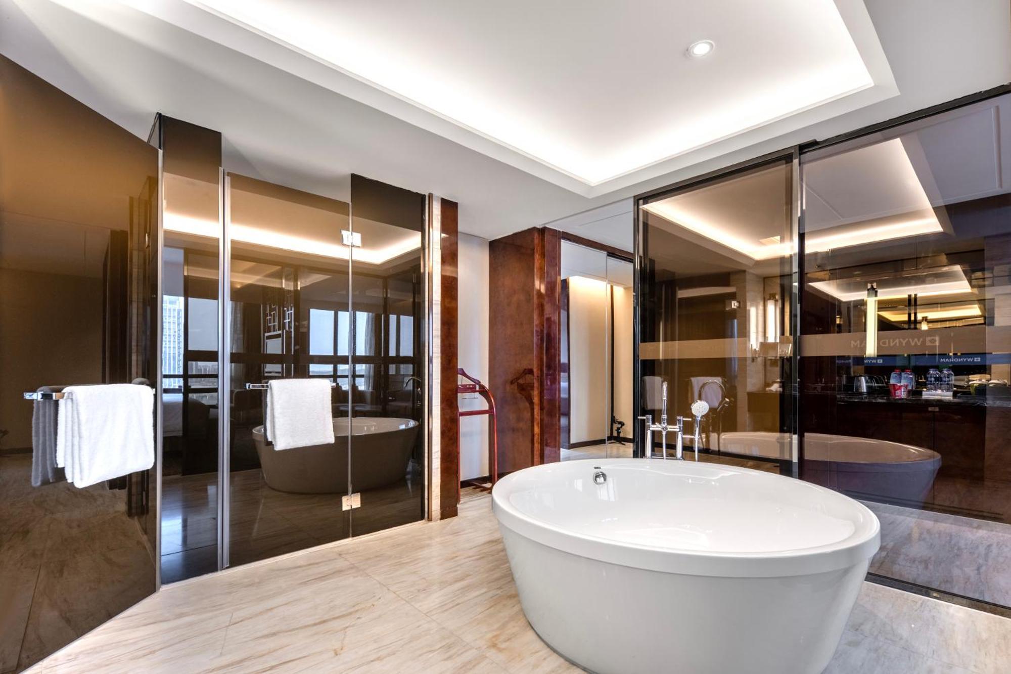 Wyndam Xuzhou East Hotel Exterior foto